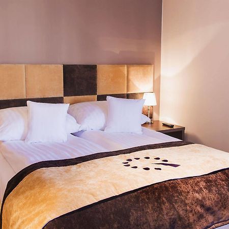 Boutique Hotel'S III Pilsudskiego Łódź Kültér fotó