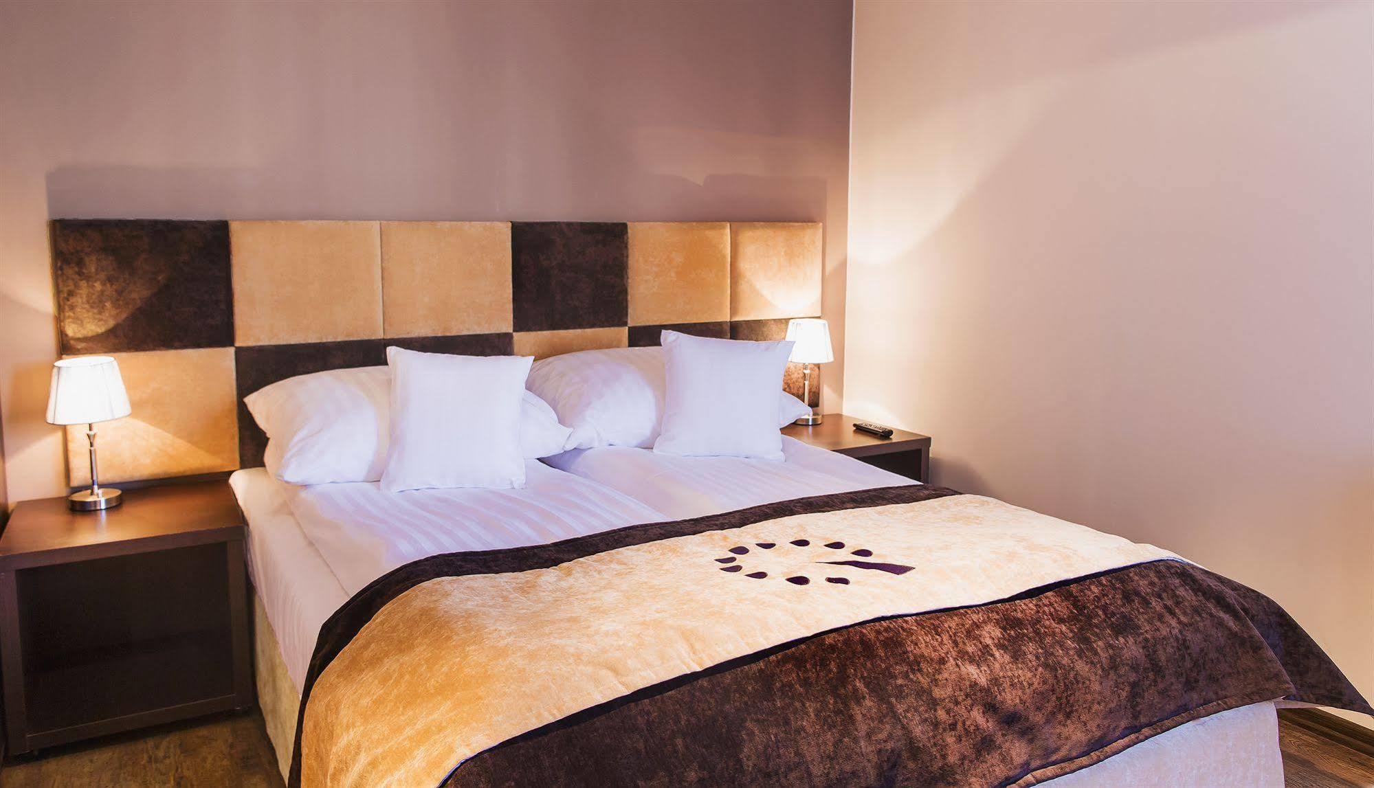 Boutique Hotel'S III Pilsudskiego Łódź Kültér fotó